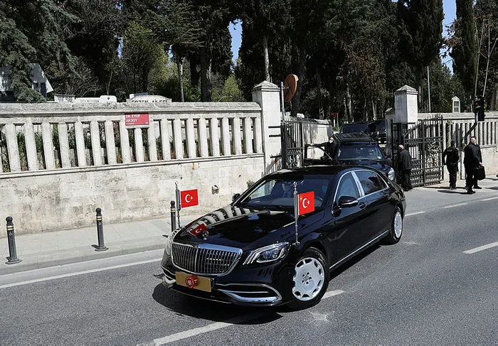 Başkan Erdoğan anne ve babasının mezarlarını ziyaret etti