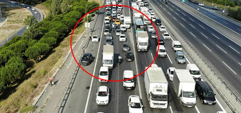 TEM'de sürücü direksiyon başında kalp krizi geçirdi; 7 araç kazaya karıştı