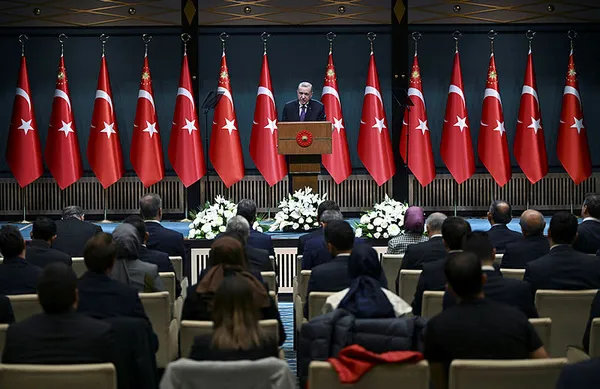 baskan-erdogan-kabine-toplantisinin-ardindan-kritik-aciklamalarda-bulundu-1701881677906.jpg Başkan Erdoğan Kabine Toplantısı’nın ardından kritik açıklamalarda bulundu - 5