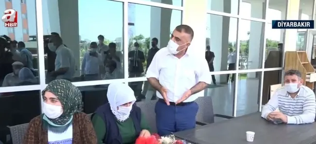 Diyarbakır’da evlat nöbeti tutan ailelerden CHP’li vekile tepki: Biz çocuklarımızı isterken siz HDP ile hareket ettiniz - 3