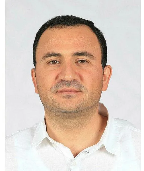 necmettin-erbakan-universitesinde-akilalmaz-olay-profesor-tahir-uluc-bir-baska-profesor-tarafindan-vuruldu-ned-1696444777859.jpeg Necmettin Erbakan Üniversitesi'nde akılalmaz olay! Profesör Tahir Uluç bir başka profesör tarafından vuruldu! Nedeni 'pes' dedirtti - 1