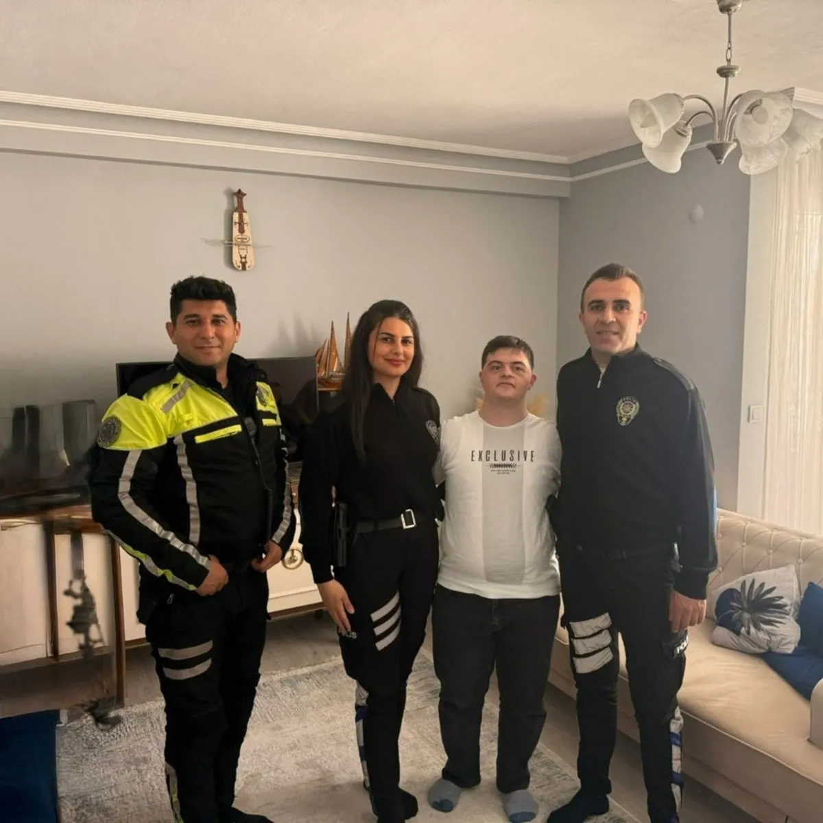 Down Sendromlu Melik Gencer Sabuncu'nun Doğum Günü Polisler Tarafından Kutlandı