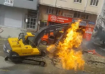 Kepçe doğalgaz borusunu 'yanlışlıkla' deldi