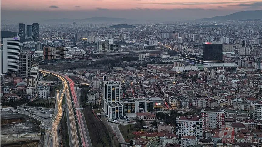 Türkiye'nin en kalabalık ilçeleri sıralandı! İstanbul'un o ilçesi resmen illere kafa tutuyor... 11