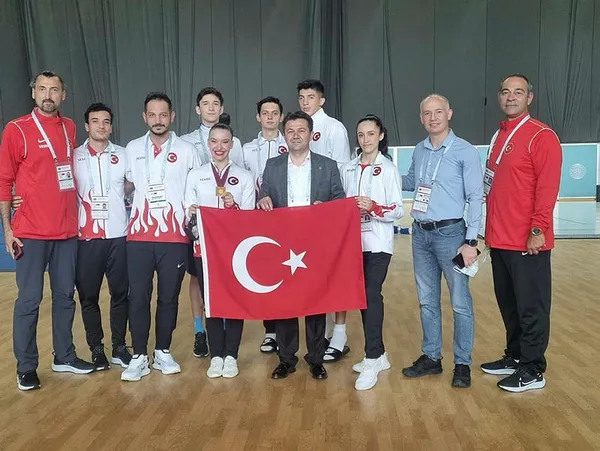 Son dakika: Milli sporcu Ayşe Begüm Onbaşı’ya Ankara’da coşkulu karşılama