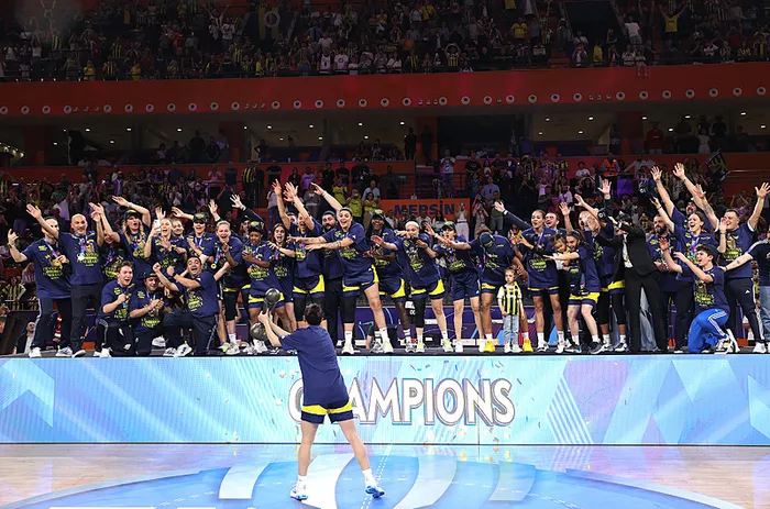fenerbahce-tarih-yazdi-ust-uste-ikinci-kez-basketbol-fiba-kadinlar-avrupa-liginde-sampiyon-1713120538518.jpg Fenerbahçe tarih yazdı! Üst üste ikinci kez Basketbol FIBA Kadınlar Avrupa Ligi'nde şampiyon... - 3