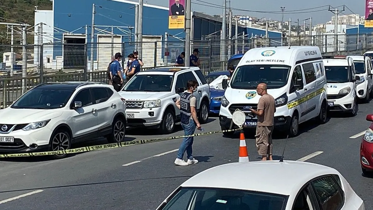 Park halindeki araçta erkek cesedi bulundu