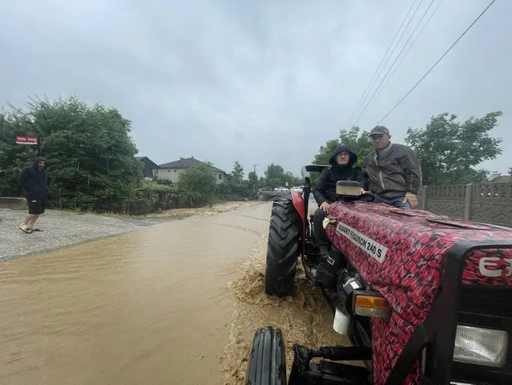 Sağanak yağış Düzce'de hayatı felç etti! Batı Karadeniz'de sel ve heyelan tehlikesi