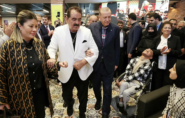 baskan-erdogandan-sanliurfadaki-genclerle-bulusma-programinda-flas-aciklamalar-1670177044300.jpg Başkan Erdoğan: Biz dünyaya değil artık dünya Türkiye'ye baksın - 12