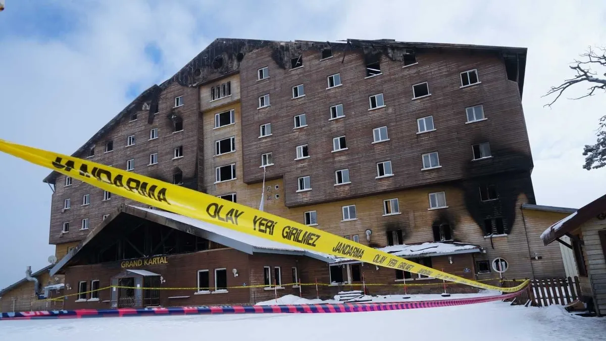 Grand Kartal Otel faciasında Kültür ve Turizm Bakanlığı'ndan 3 bürokrat hakkında soruşturma izni