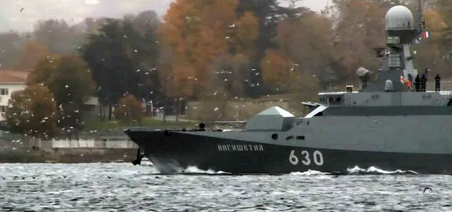 Rus savaş gemisi İstanbul Boğazı’ndan geçti