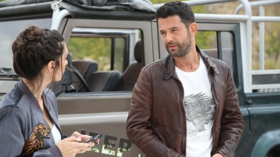 Aşk ve Mavi'de Keremcem fırtına gibi esti! Aşk ve Mavi 76. yeni bölüm fragmanı yayınlandı! 75. bölüm tamamını izle!