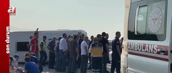 balikesirde-midibus-devrildi-cok-sayida-yarali-var-1661755812035.jpeg Balıkesir'de midibüs devrildi! Çok sayıda yaralı var - 3