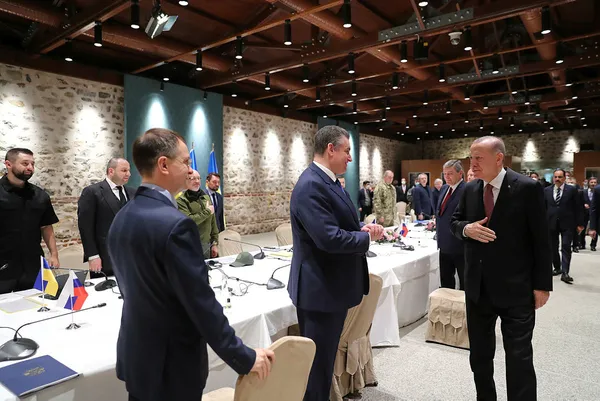1648824766985.jpg Putin ile Zelenskiy'nin olası müzakerelerden talebi ne? Masada iki ihtimal var! İki lider hangi ülkede buluşacak? - 4
