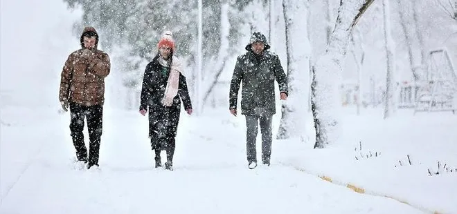 Kastamonu’nun Küre, İnebolu, Bozkurt, Abana ve Çatalzeytin ilçelerinde kar nedeniyle okullar tatil edildi