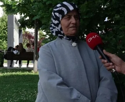 30un-uzerinde-sertifikasi-var-esme-teyze-yksye-girdi-tek-hedefi-adalet-okumak-1655651283830.jpg 30’un üzerinde sertifikası var! Esme teyze YKS’ye girdi: Tek hedefi adalet okumak - 7