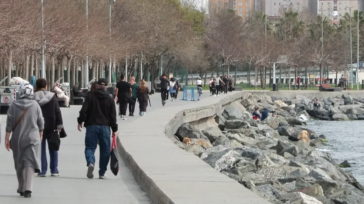 İstanbullular sıcak havada sahillere koştu