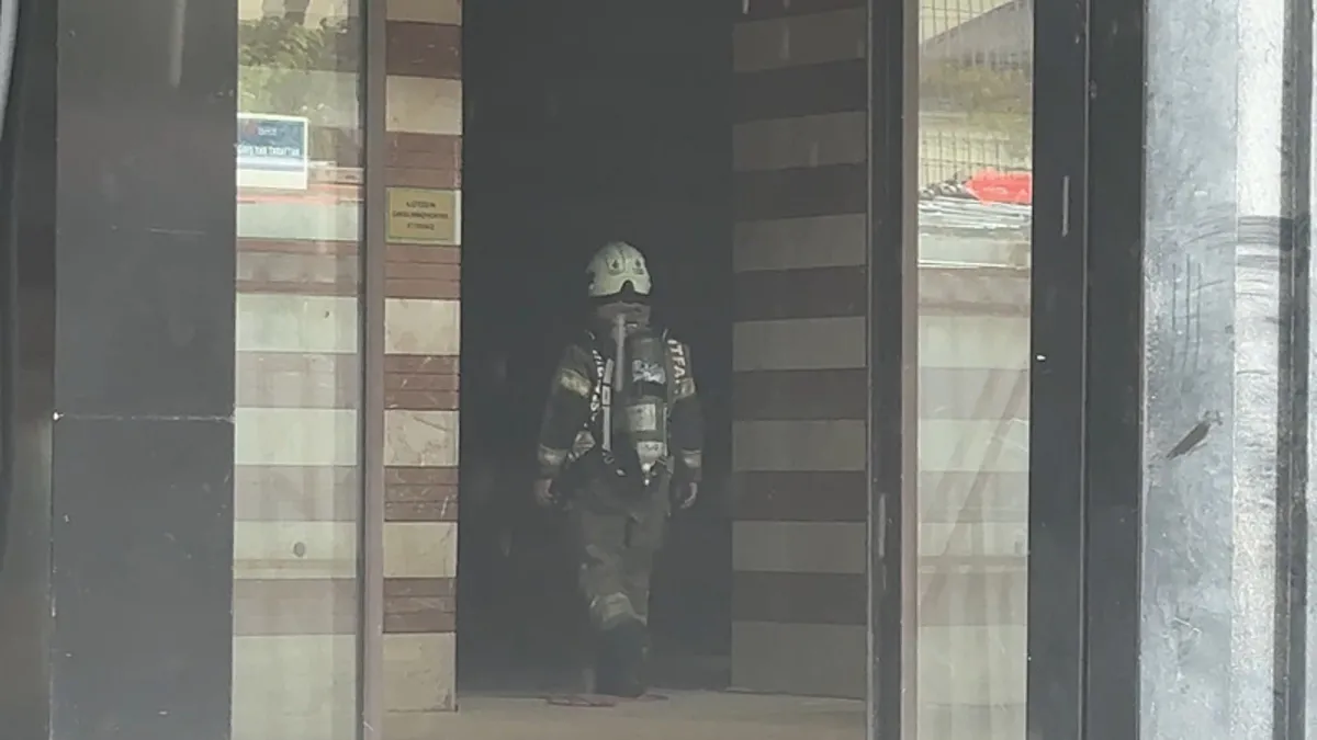 Şişli’de CRR Konser Salonu’nda yangın: 2 işçi dumandan etkilendi