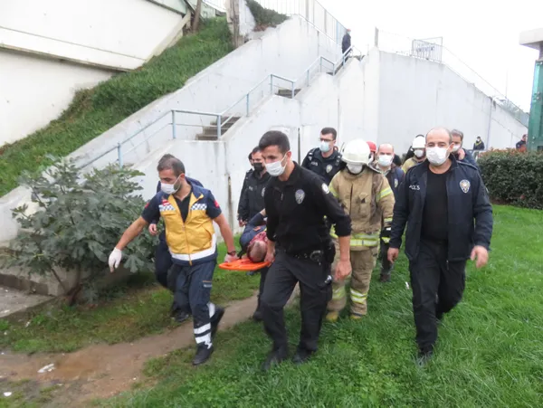 1604994927346.jpg Son dakika: Kadıköy'de metro istasyonunda intihar girişimi - 1