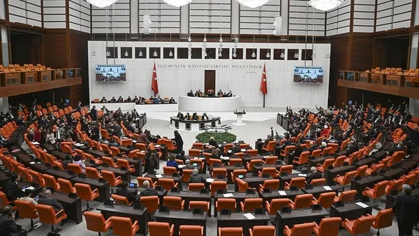 emekliye-3-bin-lira-ikramiye-tbbmmden-gecti-1709334839652.jpeg Son dakika... Emekliye 3 bin lira ikramiye TBMM'den geçti | Kimler yararlanacak? Ödemeler ne zaman yapılacak? - 1
