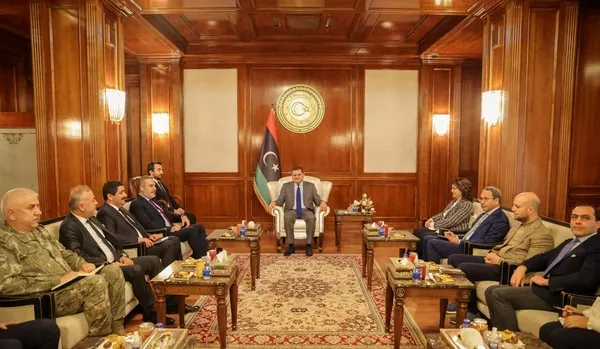 MİT Başkanı Hakan Fidan Libya Başbakanı Dibeybe ile görüştü