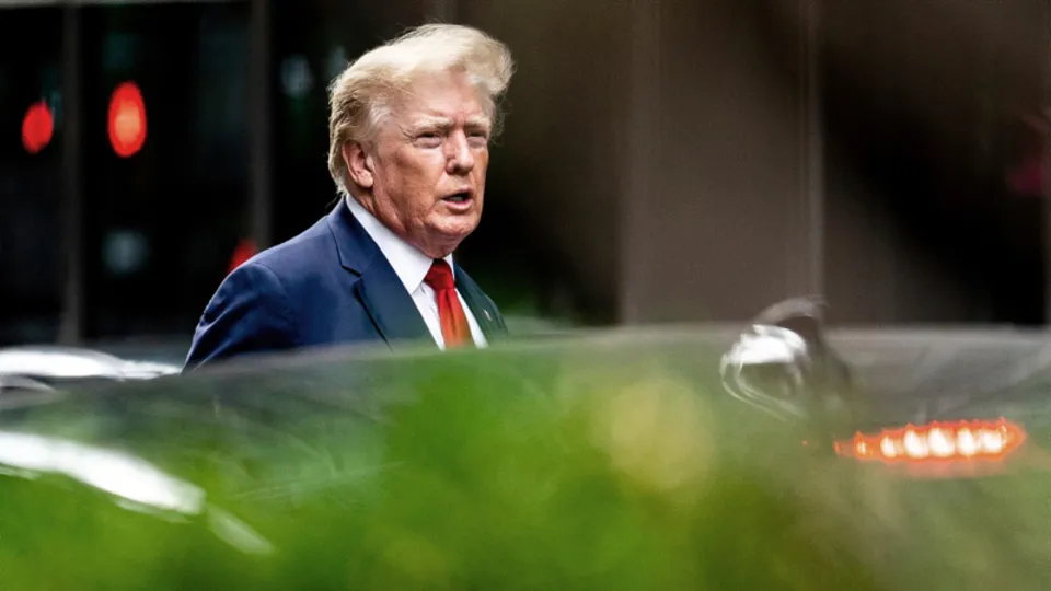 ABD ayakta! Gizli dosyalar Donald Trump'ın evinde bulundu! Hedefinde FBI mı vardı? Son dakika açıklaması geldi