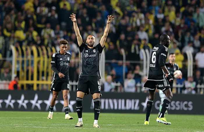 dev-derbide-kazanan-fenerbahce-1714244744994.jpg Dev derbide kazanan Fenerbahçe! - 8