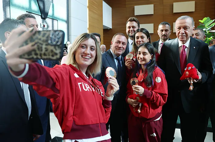 Başkan Erdoğan Türkiye Milli Paralimpik Takımı sporcularını kabul etti