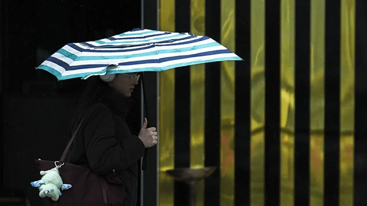 Meteoroloji uyardı: Batıda yağış, doğuda sert soğuk dalgası! Şemsiye haftası başladı