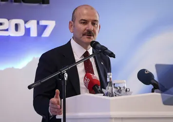 Bakan Soylu, polislerle iftar yaptı
