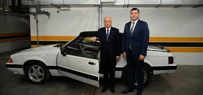 MHP Lideri Devlet Bahçeli eski otomobilini hediye etti