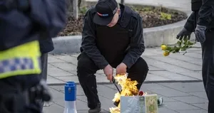 Kur’an-I Kerim’i Müslümanların içinde yaktı!