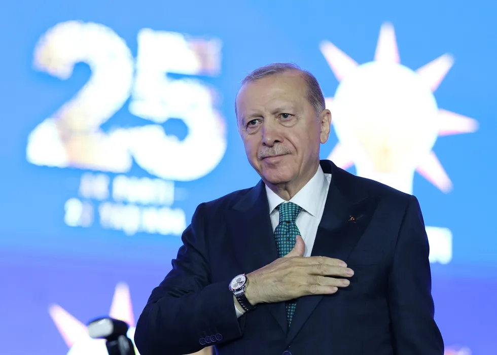 baskan-erdogan-birlesik-krallik-basbakani-burnham-ile-telefonda-gorustu-1786994311228.jpg Başkan Erdoğan Birleşik Krallık Başbakanı Burnham ile telefonda görüştü - 1