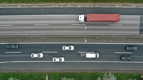 Otoyollarda otomobillerin hız sınırları yükseltildi! 1 Temmuz’da başlayacak