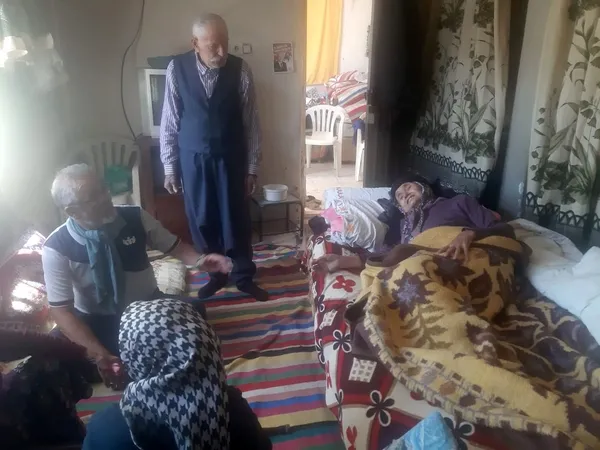 asrin-felaketinde-ayri-dusmuslerdi-3-ay-sonra-gelen-duygu-yuklu-bulusma-105-yasindaki-fatma-nine-80-yasindaki-1683793798237.jpg Asrın felaketinde ayrı düşmüşlerdi! 3 ay sonra gelen duygu yüklü buluşma | 105 yaşındaki Fatma nine 80 yaşındaki kızına kavuştu - 1