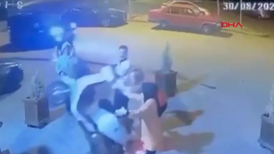 Sivas’ta ilginç motor kazası kamerada!