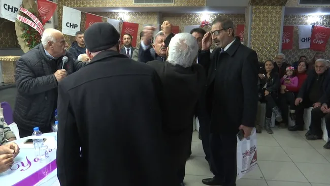 Elazığ'da CHP kongresinde yumruklu kavga - 1
