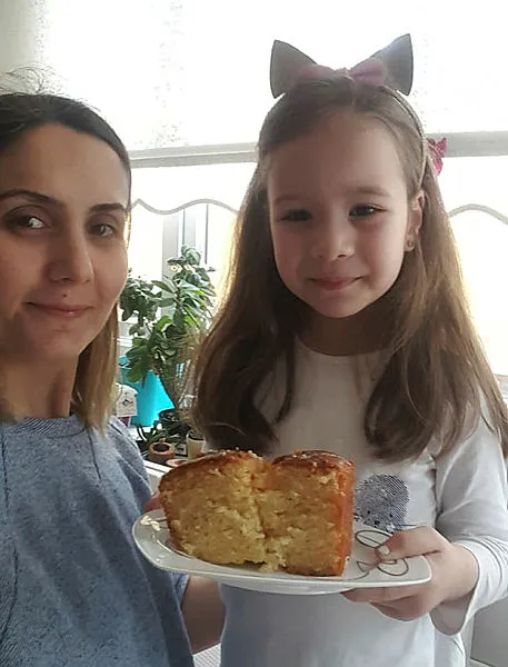 5 yaşındaki Bilge Zavlak'tan sağlık çalışanlarına kek jesti - 1