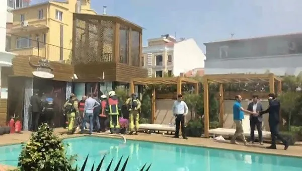 Sultanahmet'te otelde yangın: Mahsur kalanlar var - 2