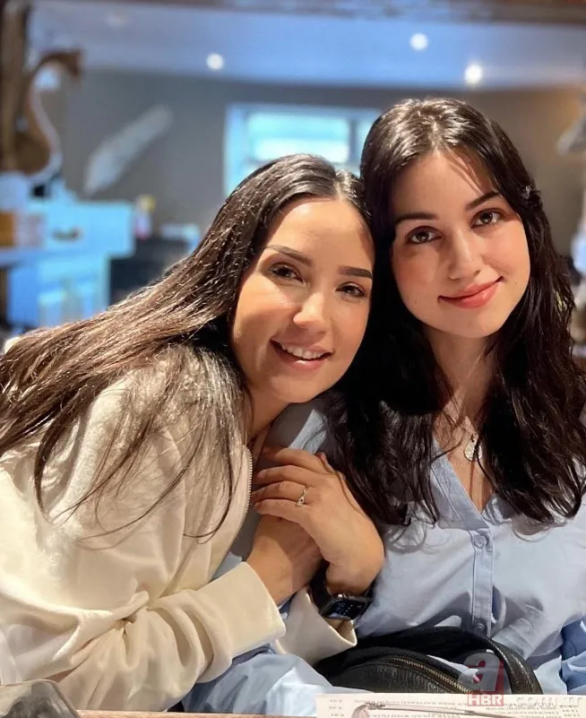 Esra Dermancıoğlu takipçilerini geçmişe götürdü! Güzelliğini gören dönüp bir daha baktı 23