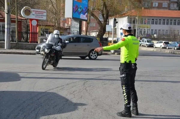 Son dakika: İçişleri Bakanlığı duyurdu: 3 bin 549 araç trafikten men edildi - 6