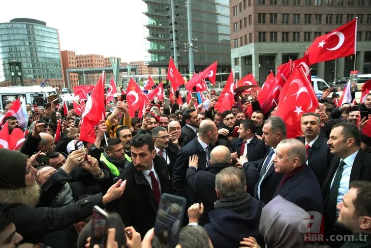 Başkan Erdoğan’a Berlin’de sevgi gösterisi