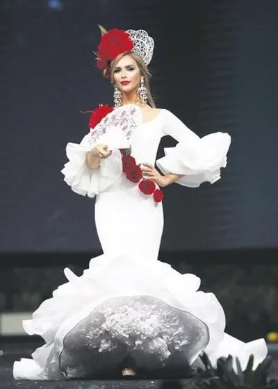 Tara De Vries Tayland’da şov yaptı