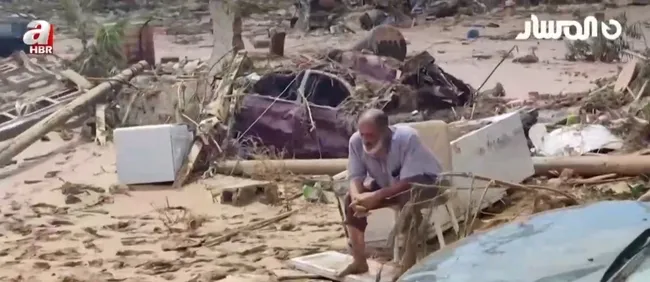 libyada-cesetler-kiyiya-vurdu-libyayi-vuran-kasirga-ve-sel-felaketinde-can-kaybi-6-bini-gecti-1694672974557.jpg Libya'da cesetler kıyıya vurdu! Libya'yı vuran kasırga ve sel felaketinde can kaybı 6 bini geçti - 5