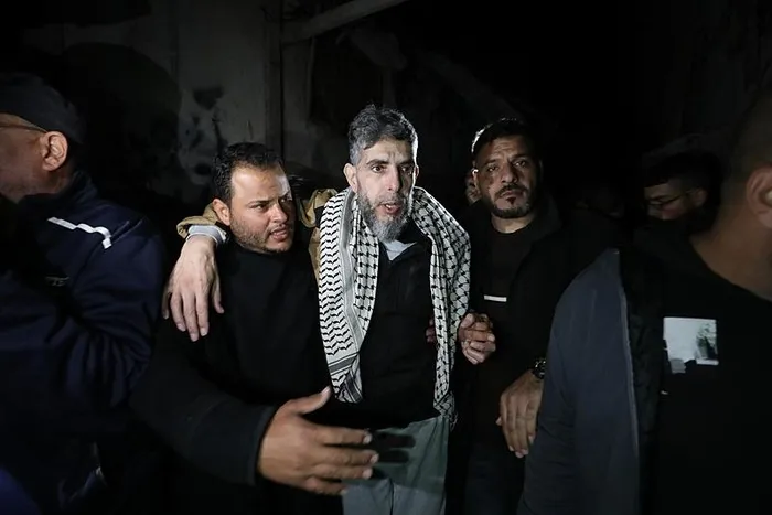 filistinli-esirler-maruz-kaldigi-iskenceleri-anlatti-bizler-karanlik-bir-kabirdeydik-1737826460352.jpeg Filistinli esirler maruz kaldığı işkenceleri anlattı! "Bizler karanlık bir kabirdeydik" - 1