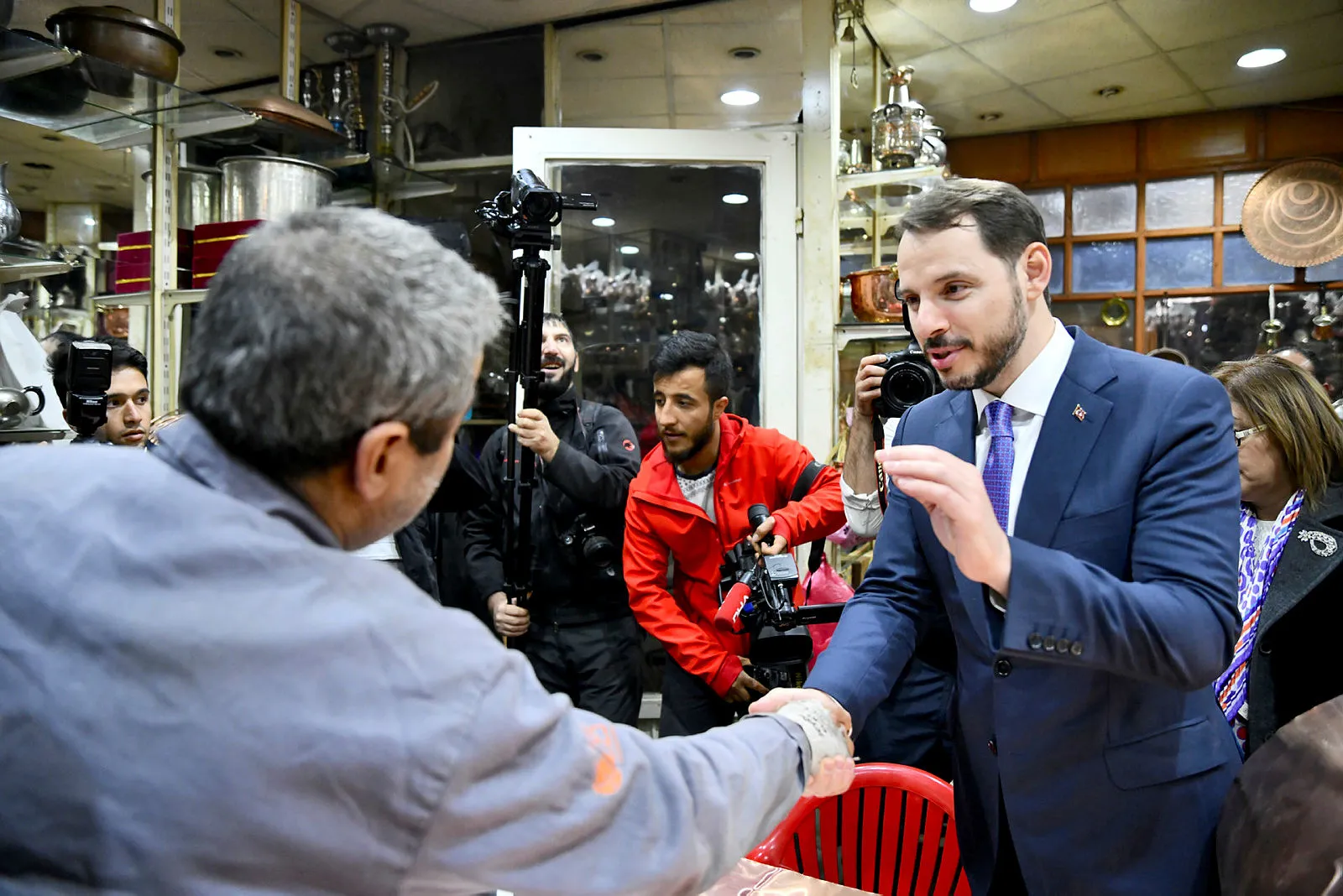 Bakan Berat Albayrak devreye girdi fiyatları ucuzladı