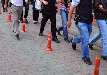 İzmir merkezli 24 ilde dev FETÖ operasyonu!