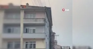 Çatı yangını paniğe neden oldu