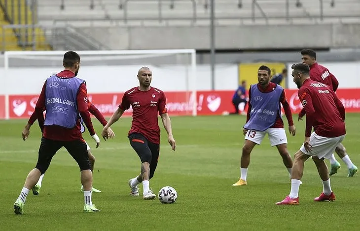 Son dakika: Türkiye İtalya ilk 11'ler belli oldu mu? EURO 2020 Türkiya İtalya maçı kadrosunda kimler var?
