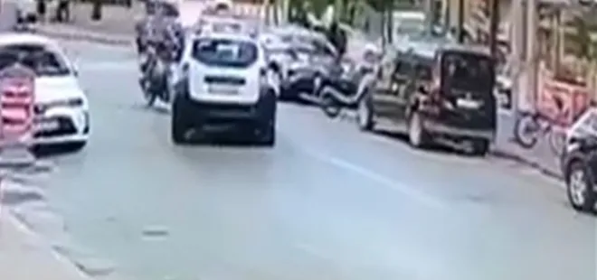 Bursa'da feci kaza: Motosiklet sürücüsü metrelerce yükseğe savrularak ağrı yaralandı